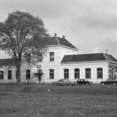 Afbeelding van "Stationsgebouw"