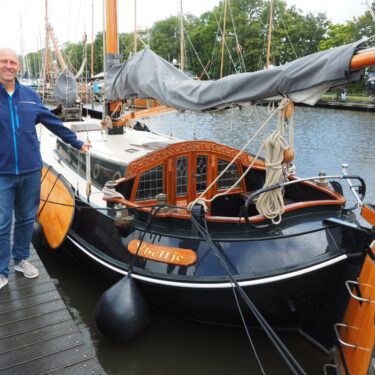 Afbeelding van "Sail Charter Friesland, huren en zeilen"