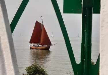 Foto bij het artikel: "De eerste zeilwedstrijd voor Staverse Jollen, in Stavoren, kon doorgaan!"