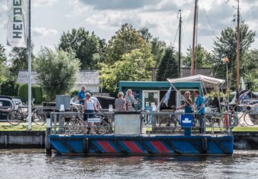 Foto bij het artikel: "Pontjes die doorvaren"