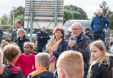 Foto bij het artikel: "Eerste paal nieuwe Kindcentrum"