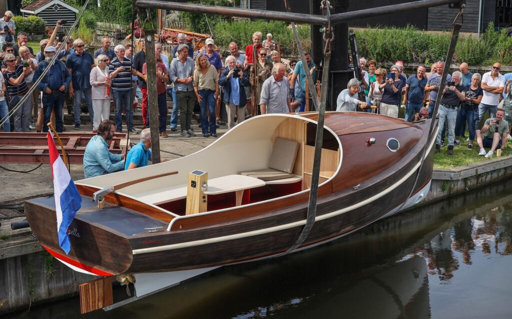 Werffboat 24 Workum te water