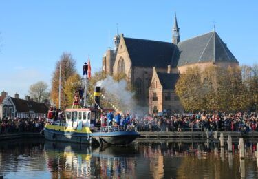 Foto bij het artikel: "Intocht Sint en zijn Pieten"