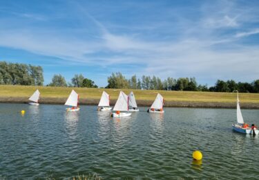 Foto bij het artikel: "Zeilers nu toch veilig het water op"