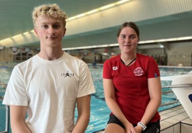 Foto bij het artikel: "Twa Fryske swimtalinten fertsjinwurdigje Nederlân op EK junioaren: “Heel gaaf!”"