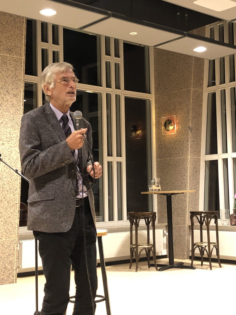 Boeiende lezing Bearn Bilker bij avond Vrouwen van Nu