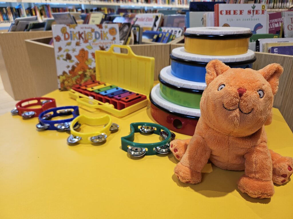 Kom langs in de Bibliotheek en ga samen met je kind op avontuur in de wereld van Dikkie Dik!