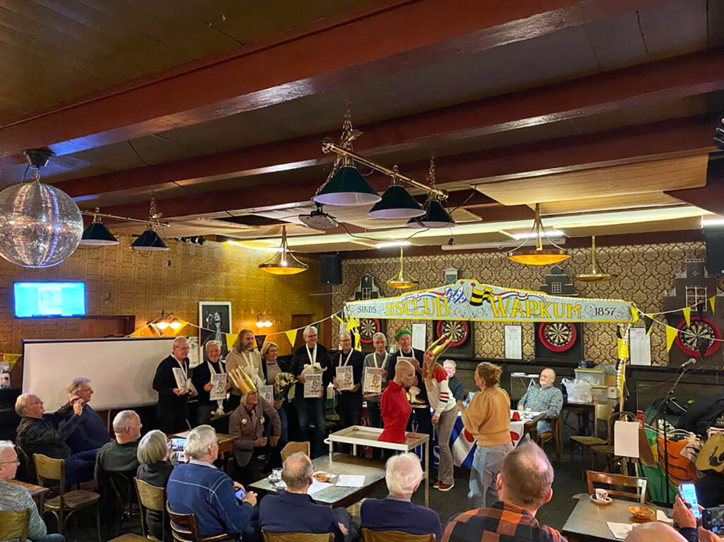 Historische laatste vergadering IJsclub
