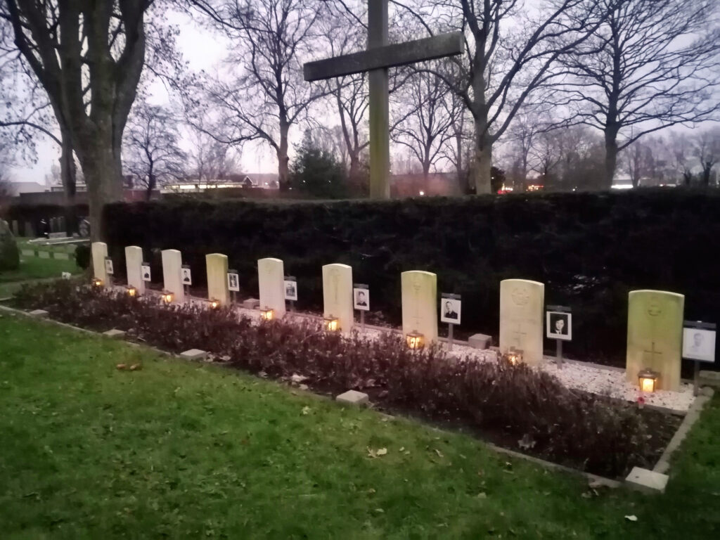Lichtjes op Oorlogsgraven Workumer begraafplaats