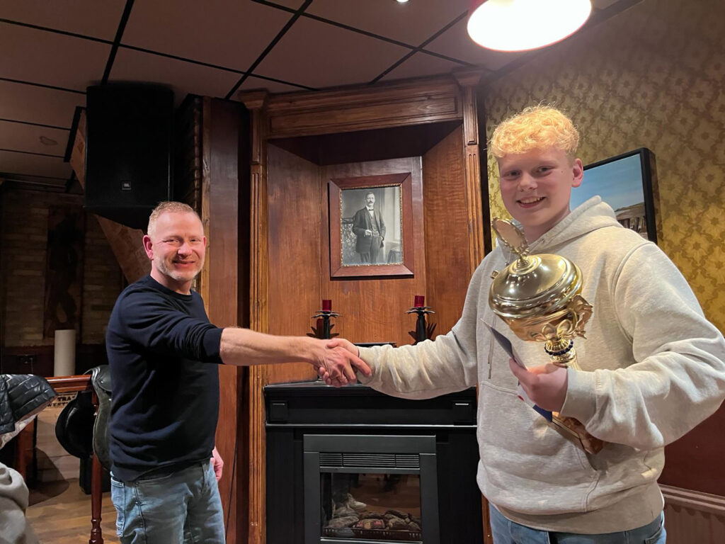 Workumer Sport Vis Club in zwaar weer