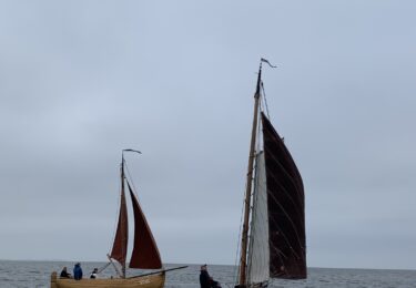 Foto bij het artikel: "Zeilwedstrijd Staverse jollen te Laaxum"