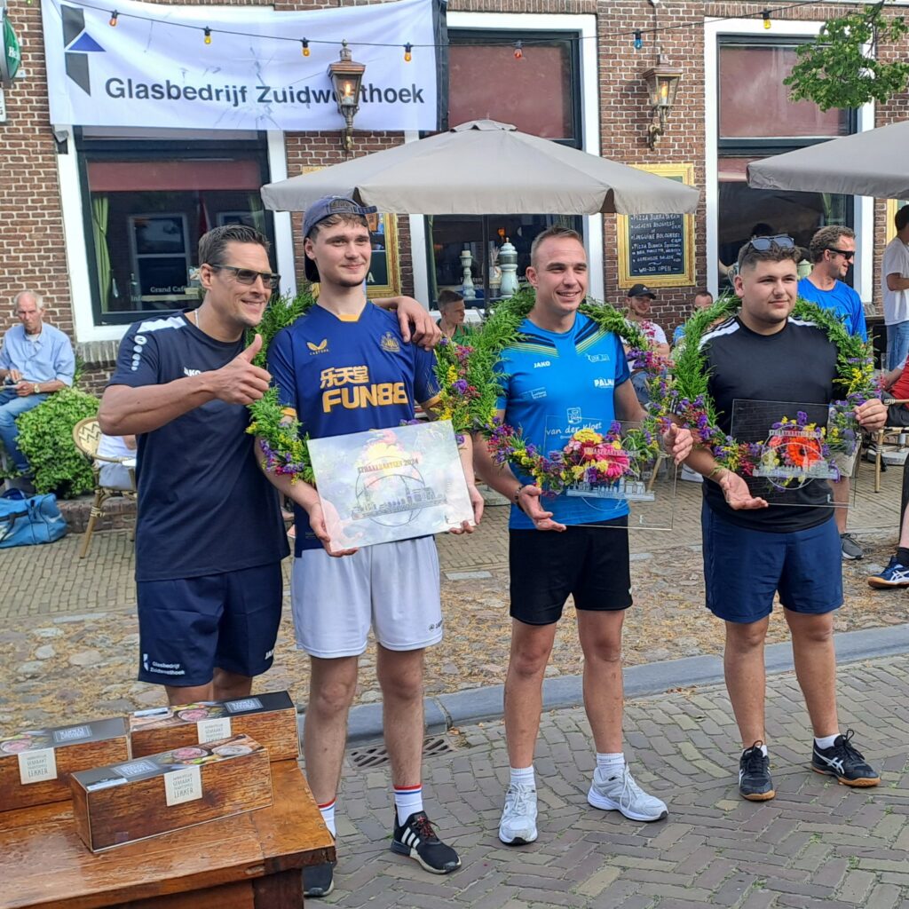 Sfeervolle straatkaatspartij op it Noard