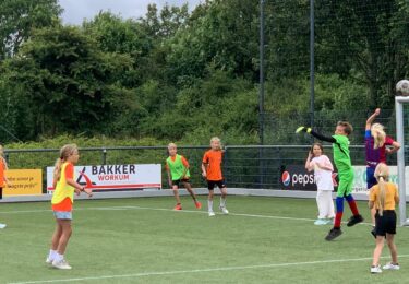 Foto bij het artikel: "Voetbaltalenten it Finster"