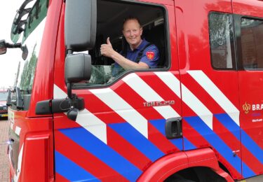 Foto bij het artikel: "Brandweer Workum is een chauffeur rijker"