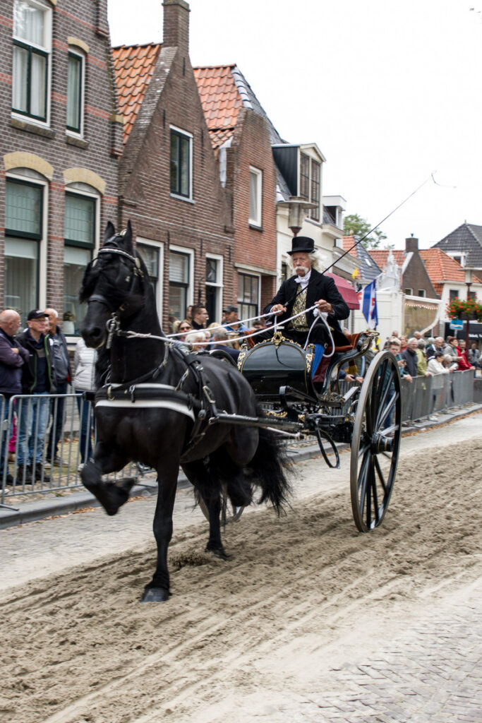 Erelid Henk Dijkstra zelf weer op de sjees