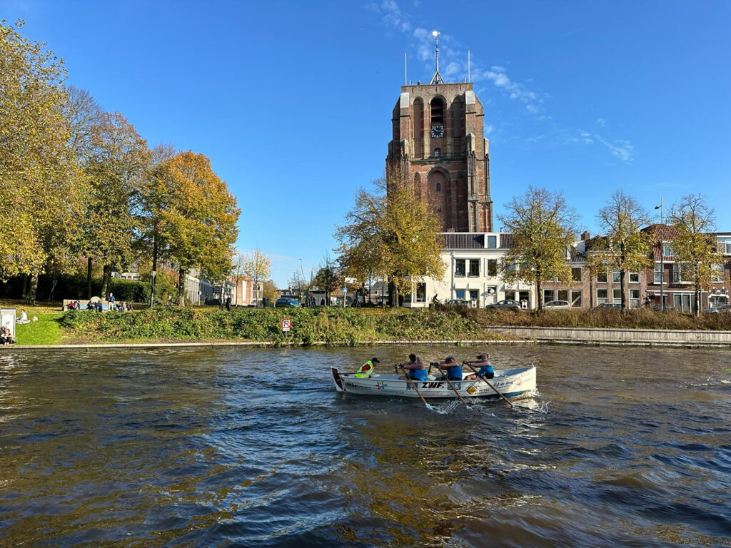 Roeisters de Brûzer pakken overwinning