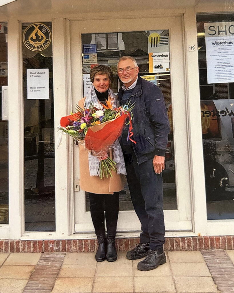 Theun en Lotty Westerhuis dragen zaak over
