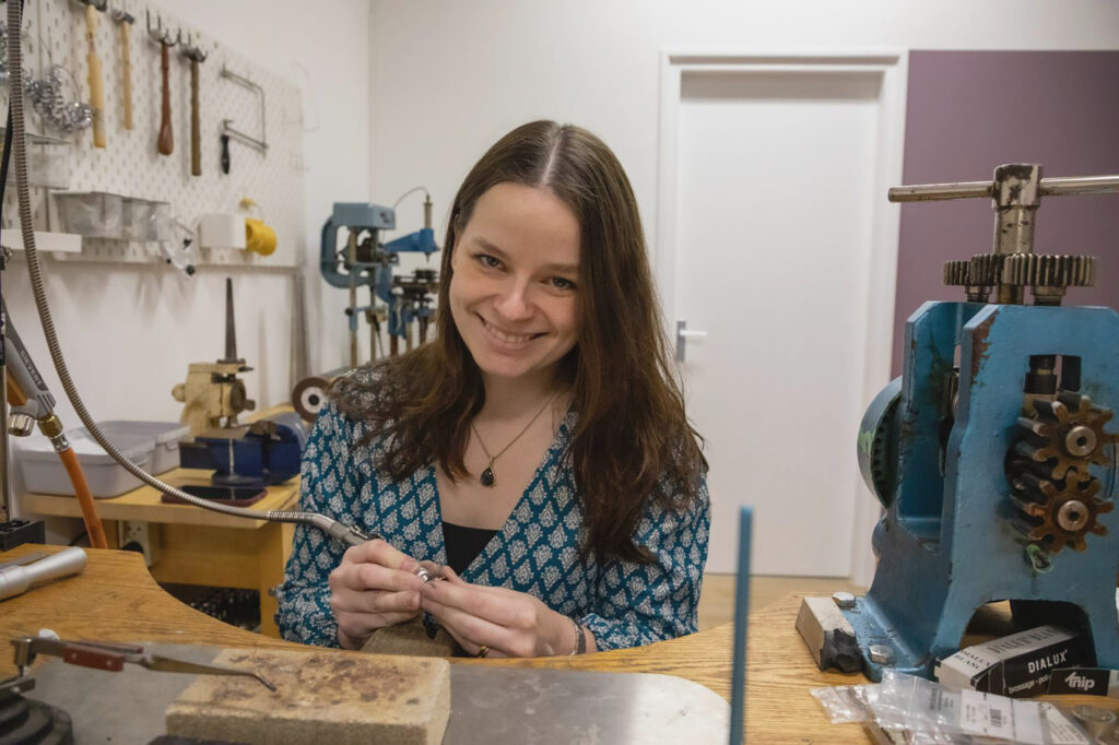 Met Studio Floralyn weer een goudsmid in Workum