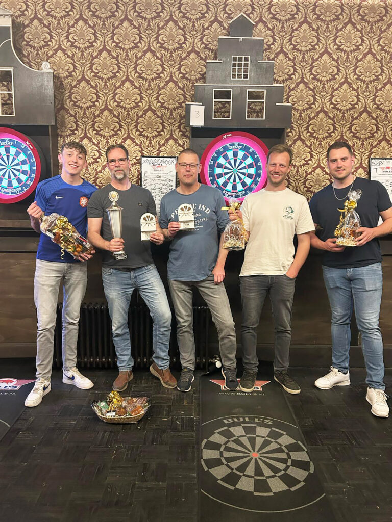 Spanning tot laatste pijl bij finale winterdartcompetitie
