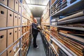 Foto bij het artikel: "Archieven voormalige gemeenten Súdwest-Fryslân volledig in kaart gebracht"