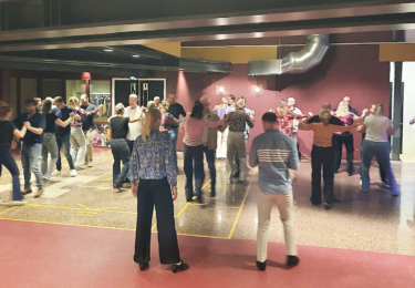 Foto bij het artikel: "Danslessen in de Klameare succes"