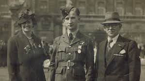 Foto bij het artikel: "Vermiste vliegers ARG Lancaster ED603 worden begraven"