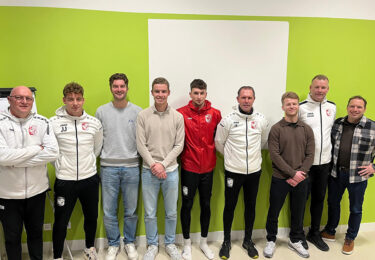 Foto bij het artikel: "VV Workum verlengd samenwerking met trainer en rest van technische staf"