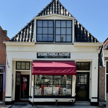 Afbeelding van "SpooneyWorld Factory"