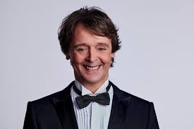 Foto bij het artikel: "Peter Lusse op Valentijnsdag in Kultuerhus Klameare"