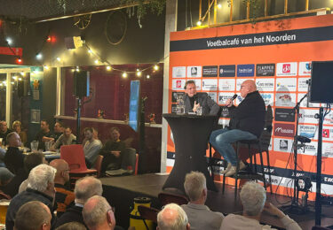 Foto bij het artikel: "Kees Jansma weet het publiek te boeien"