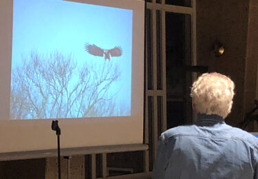 Foto bij het artikel: "Albert Draaijer, vogelaar bij Vrouwen van Nu"