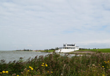 Foto bij het artikel: "Herstel Badpaviljoen Hindeloopen"