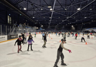 Foto bij het artikel: "Schaatsen in de Elfstedenhal"