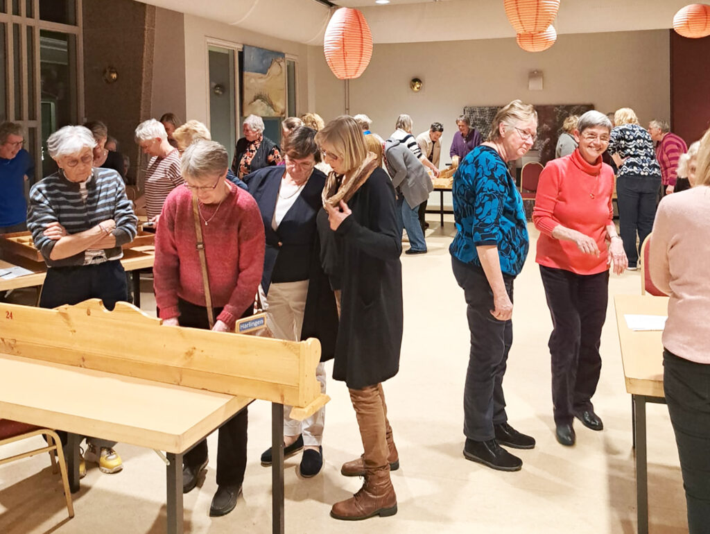 Oud-Hollandse spelen bij avond Vrouwen van Nu