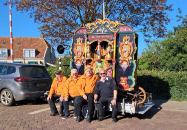 Foto bij het artikel: "Brugwachter Siebren viert 60e verjaardag"