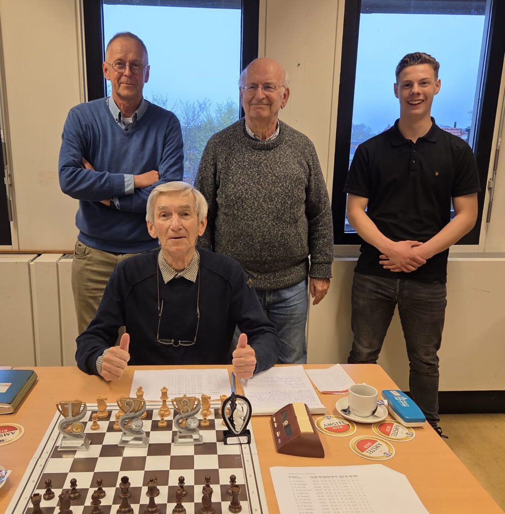 Pieter de Boer voor 36e keer schaakkampioen