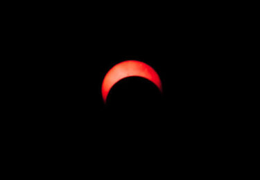 Foto bij het artikel: "Gedeeltelijke zonsverduistering op woensdag 12 augustus 2026 te zien"
