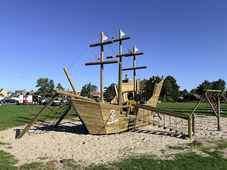 Nieuw speelschip op Stedspole Workum