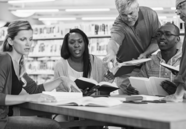 Foto bij het artikel: "Praathuis in BibliotheekWorkum breidt zich uit"
