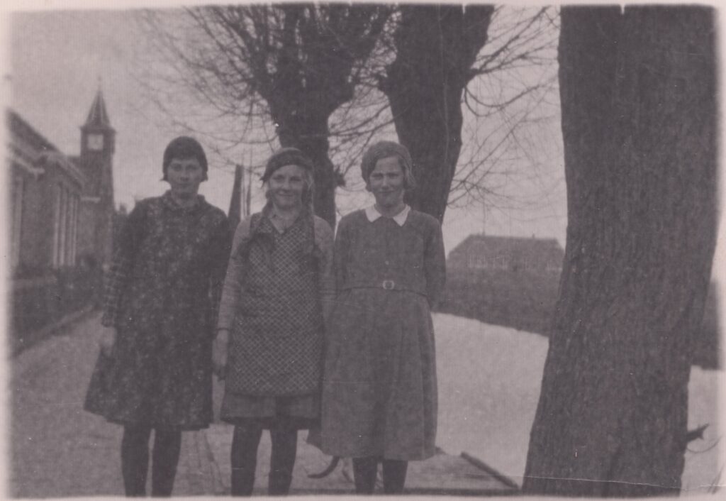 Ha jo in foto fan de Heidenskipster tsjerke yn jo fotokolleksje?