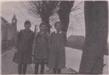 Foto bij het artikel: "Ha jo in foto fan de Heidenskipster tsjerke yn jo fotokolleksje?"